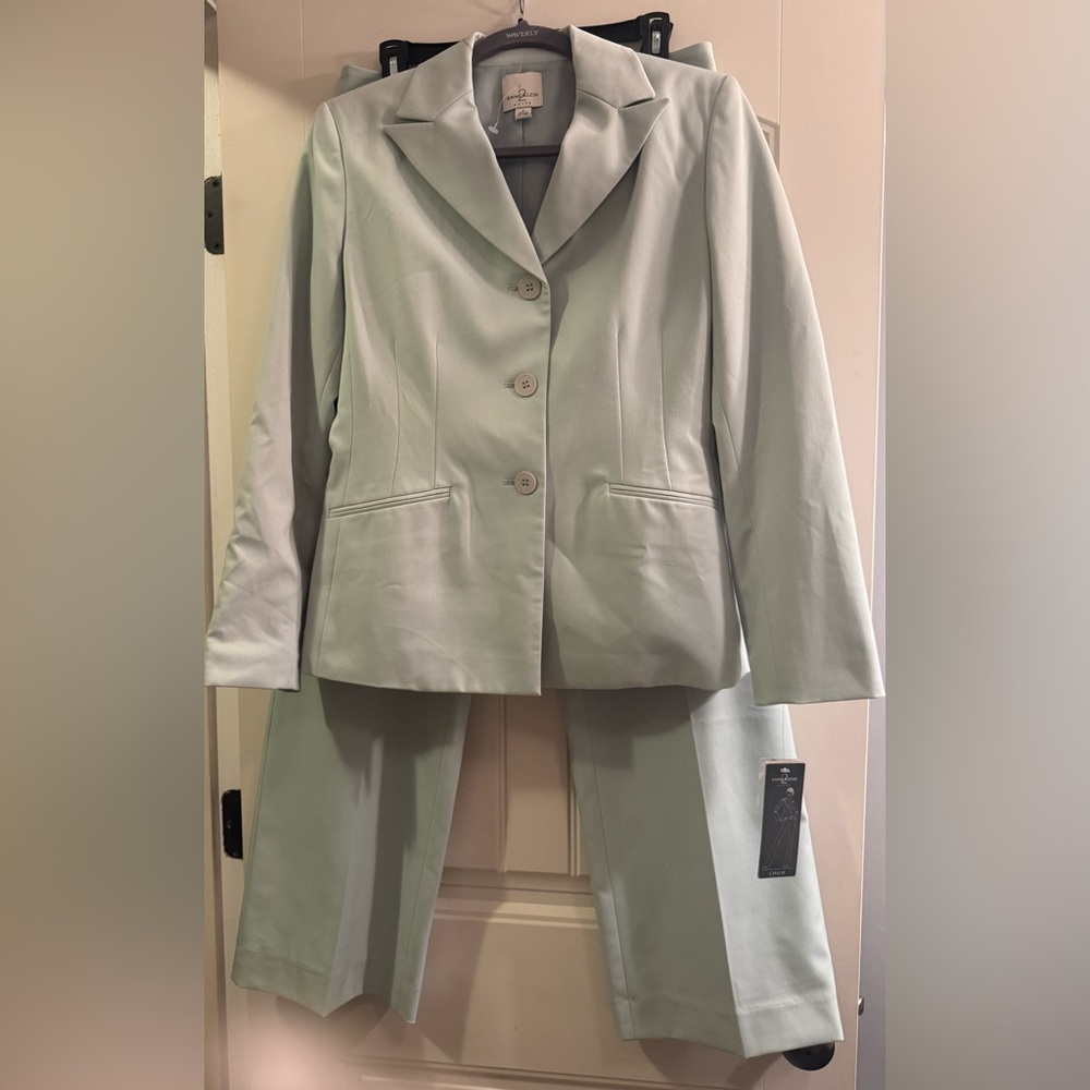 Women’s Anne Klein 2 piece pant suit size 6 Seafoam blue/green NWT $280